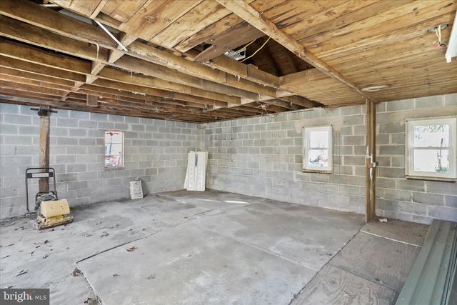 30 DRY RUN RD, Burlington, WV 26710