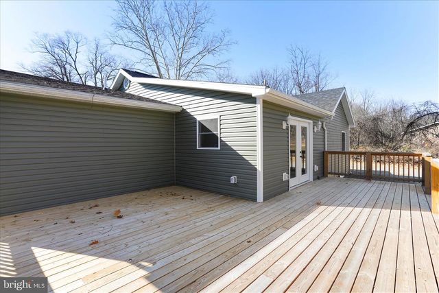 30 DRY RUN RD, Burlington, WV 26710