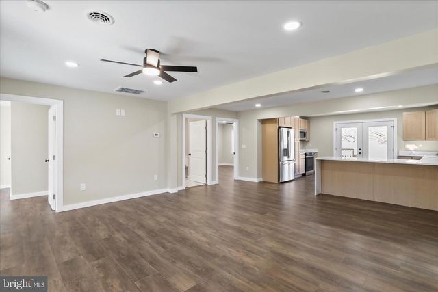 30 DRY RUN RD, Burlington, WV 26710