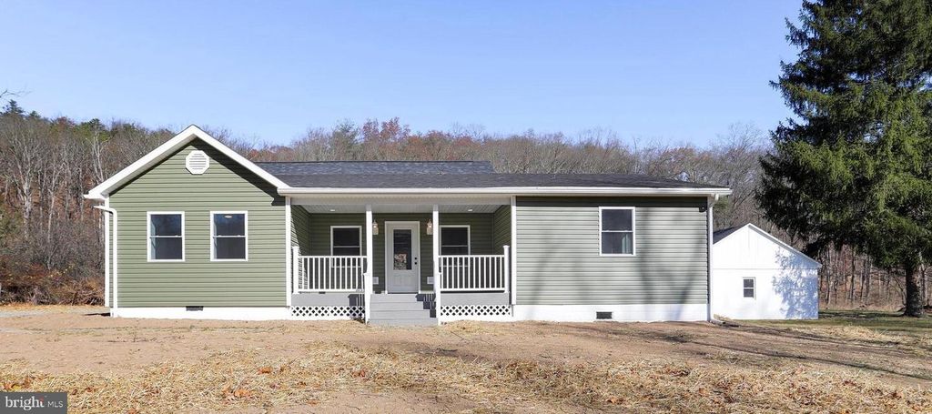 30 DRY RUN RD, Burlington, WV 26710