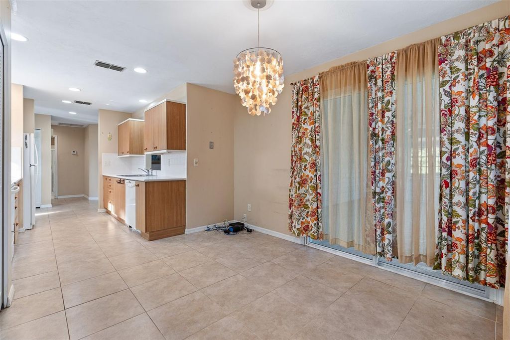 Image 14 of property listing at 22 JASMINE RUN, Ormond Beach, FL 32174