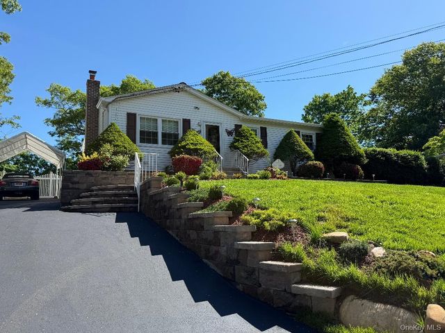 3 Commack Road, Sound Beach, NY 11789