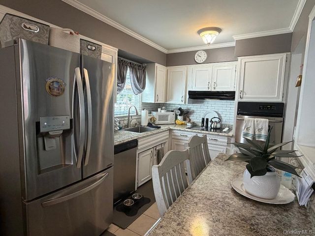 3 Commack Road, Sound Beach, NY 11789