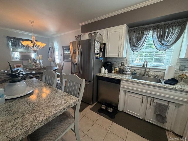 3 Commack Road, Sound Beach, NY 11789