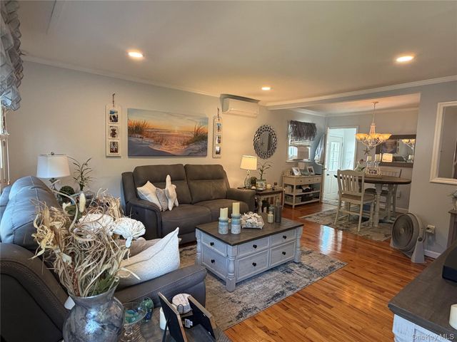 3 Commack Road, Sound Beach, NY 11789