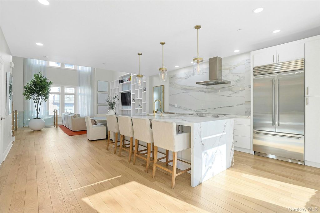 56 1st Street L4, Pelham, NY 10803 — exterior