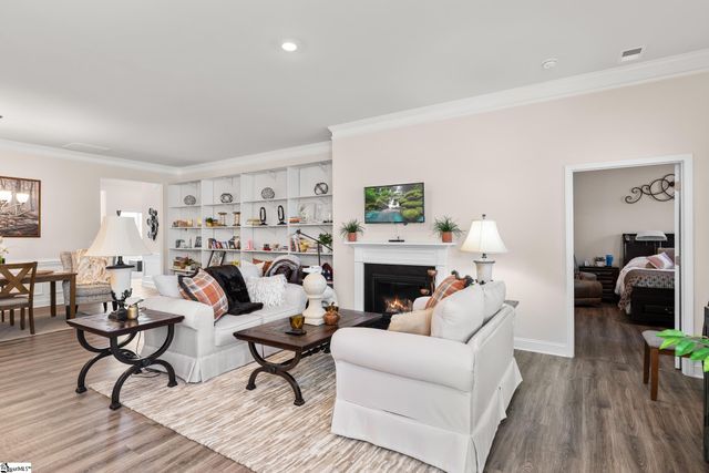 516 Raleighwood Lane, Simpsonville, SC 29681