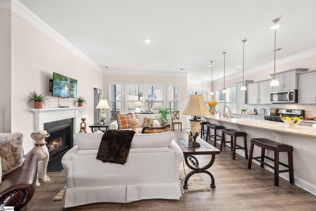 516 Raleighwood Lane, Simpsonville, SC 29681