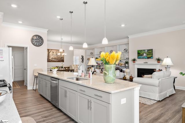 516 Raleighwood Lane, Simpsonville, SC 29681