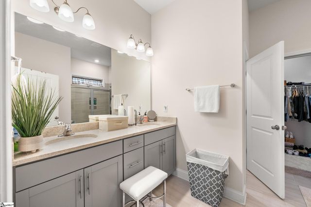 516 Raleighwood Lane, Simpsonville, SC 29681