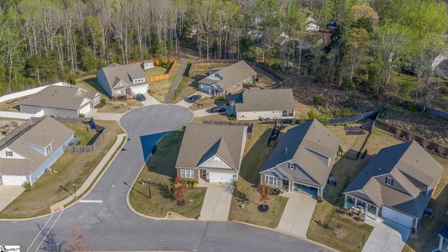 516 Raleighwood Lane, Simpsonville, SC 29681
