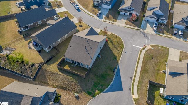 516 Raleighwood Lane, Simpsonville, SC 29681