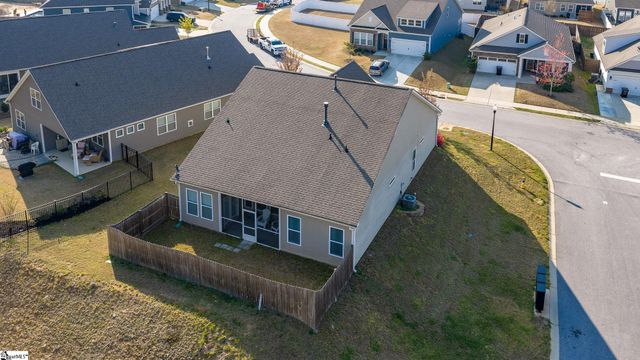 516 Raleighwood Lane, Simpsonville, SC 29681