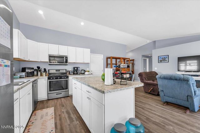 539 Rawe Peak Drive, Dayton, NV 89403