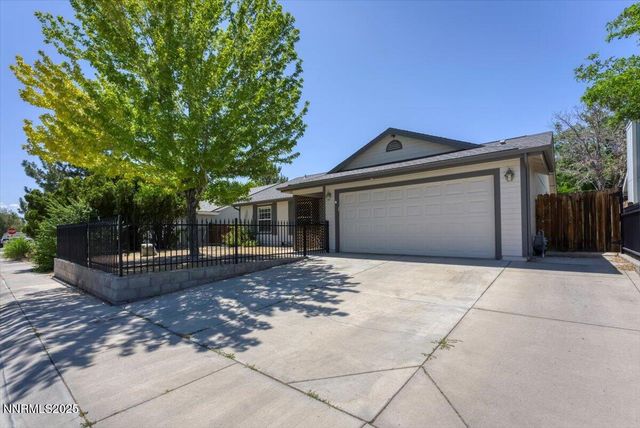 539 Rawe Peak Drive, Dayton, NV 89403