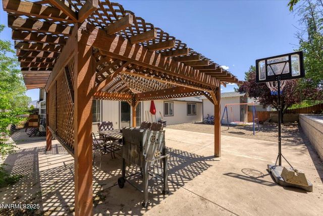 539 Rawe Peak Drive, Dayton, NV 89403