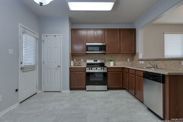 8643 Silver Willow, San Antonio, TX 78254