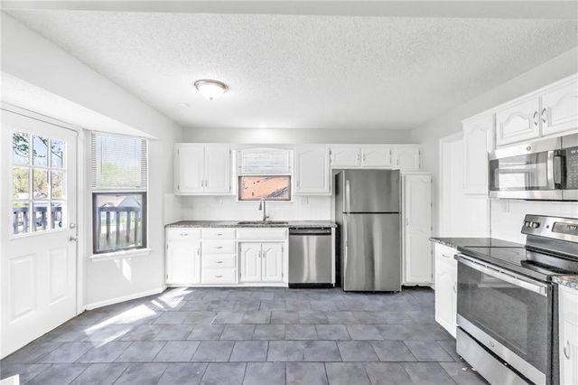 7307 E 118th Place, Kansas City, MO 64134