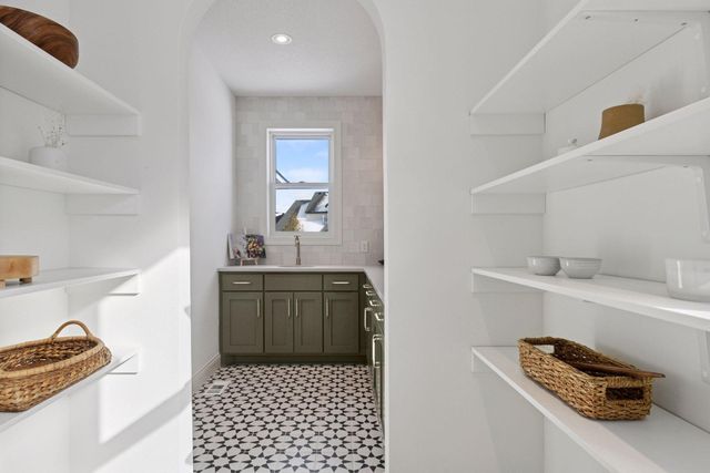 202 Sandy Shores Road, Waconia, MN 55387