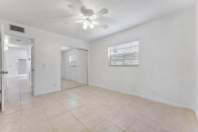 877 Flanders S, Delray Beach, FL 33484