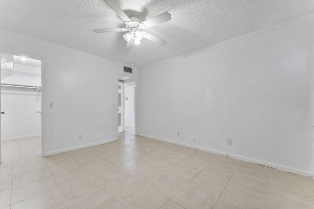 877 Flanders S, Delray Beach, FL 33484