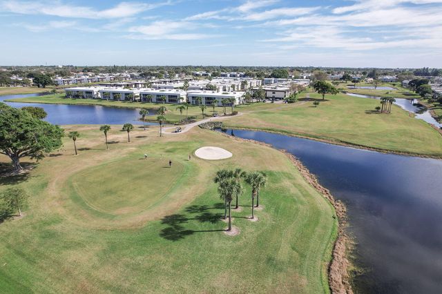 877 Flanders S, Delray Beach, FL 33484