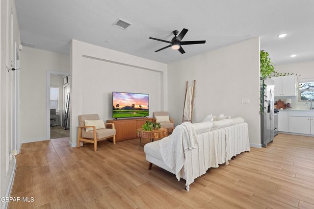 444 DESERTS Drive, Socorro, TX 79927