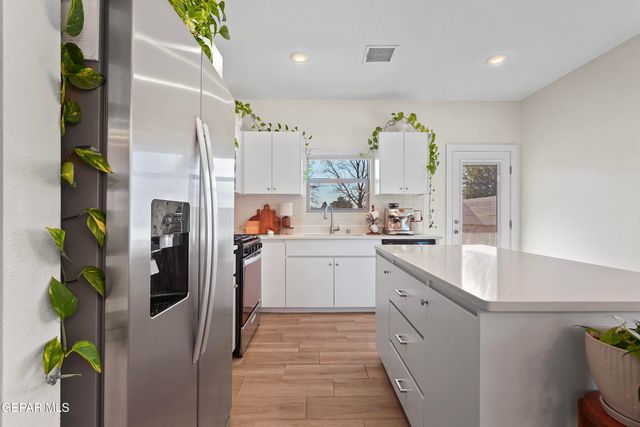 444 DESERTS Drive, Socorro, TX 79927