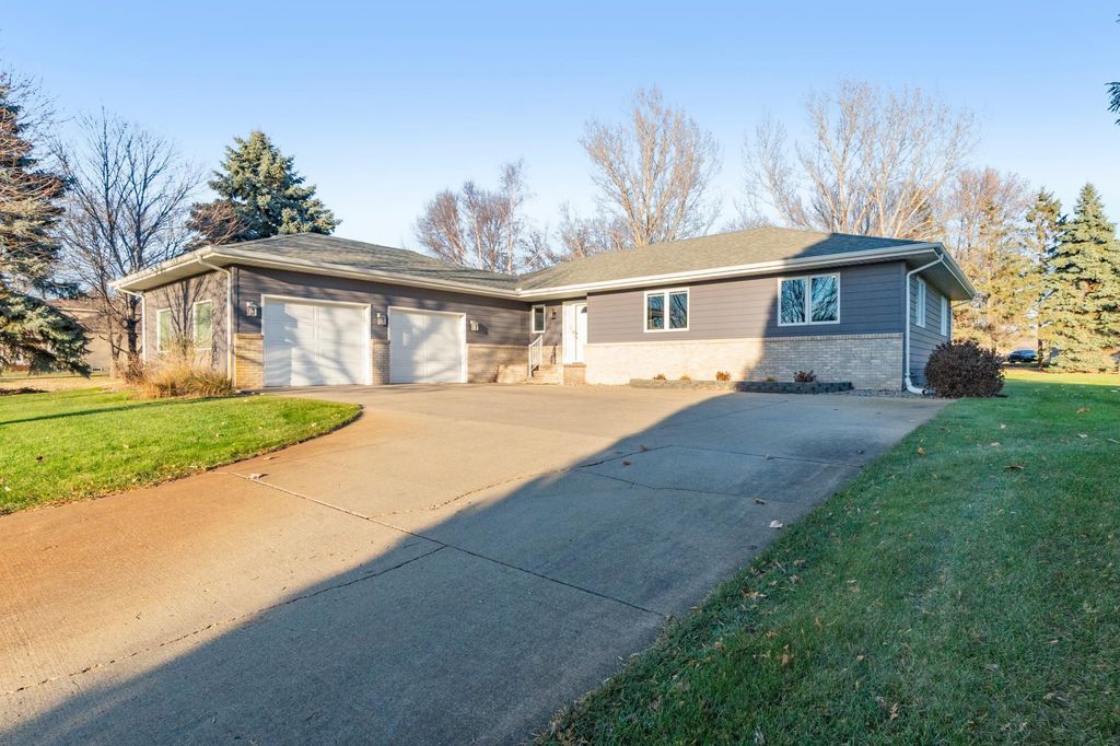 1405 Steger Road NW, Alexandria, MN 56308