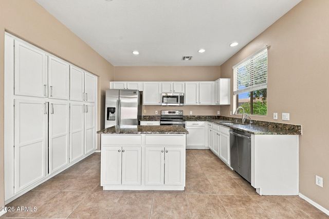 9434 W ROSS Avenue, Peoria, AZ 85382