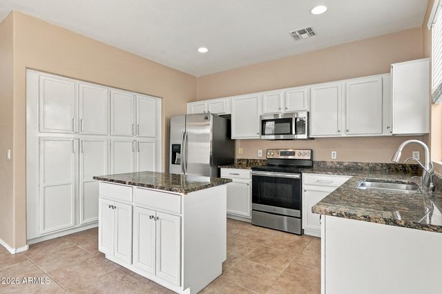 9434 W ROSS Avenue, Peoria, AZ 85382