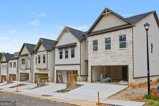 4347 Fern River Bend 30, Norcross, GA 30093