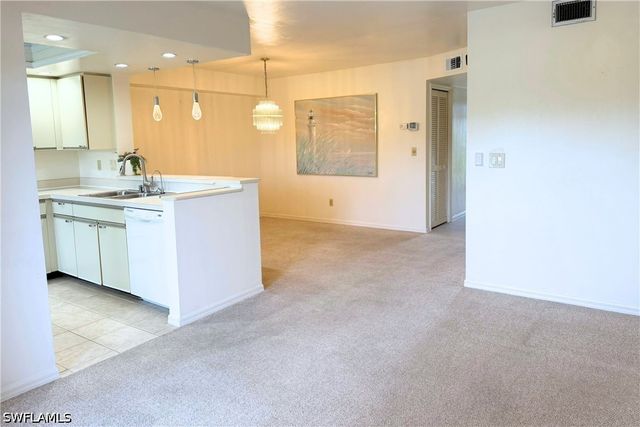 7360 Saint Ives WAY 2205, Naples, FL 34104