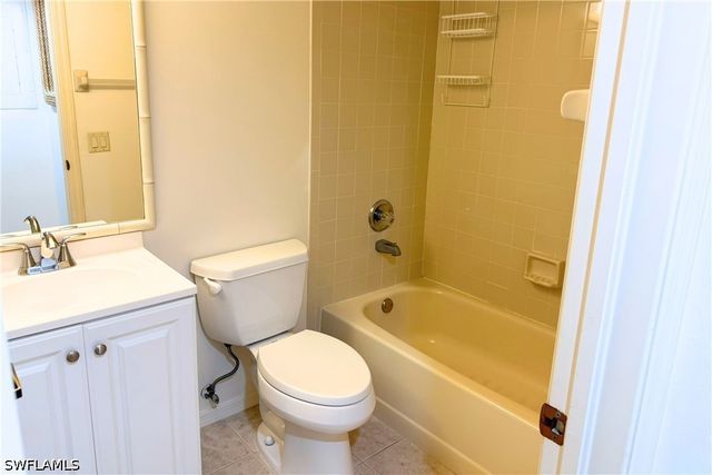 7360 Saint Ives WAY 2205, Naples, FL 34104