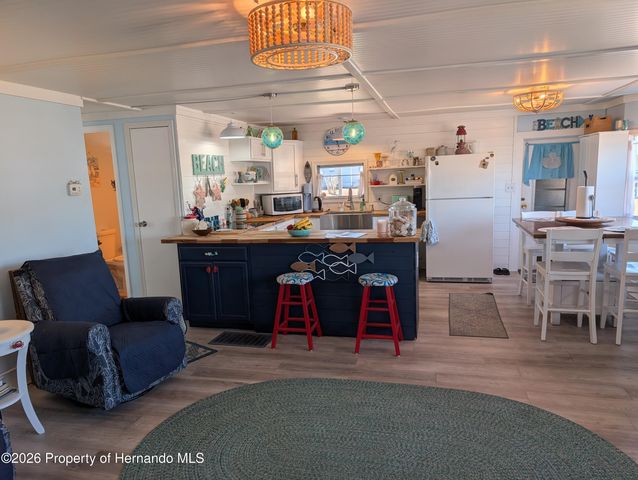 7528 Western Circle Drive, Brooksville, FL 34613