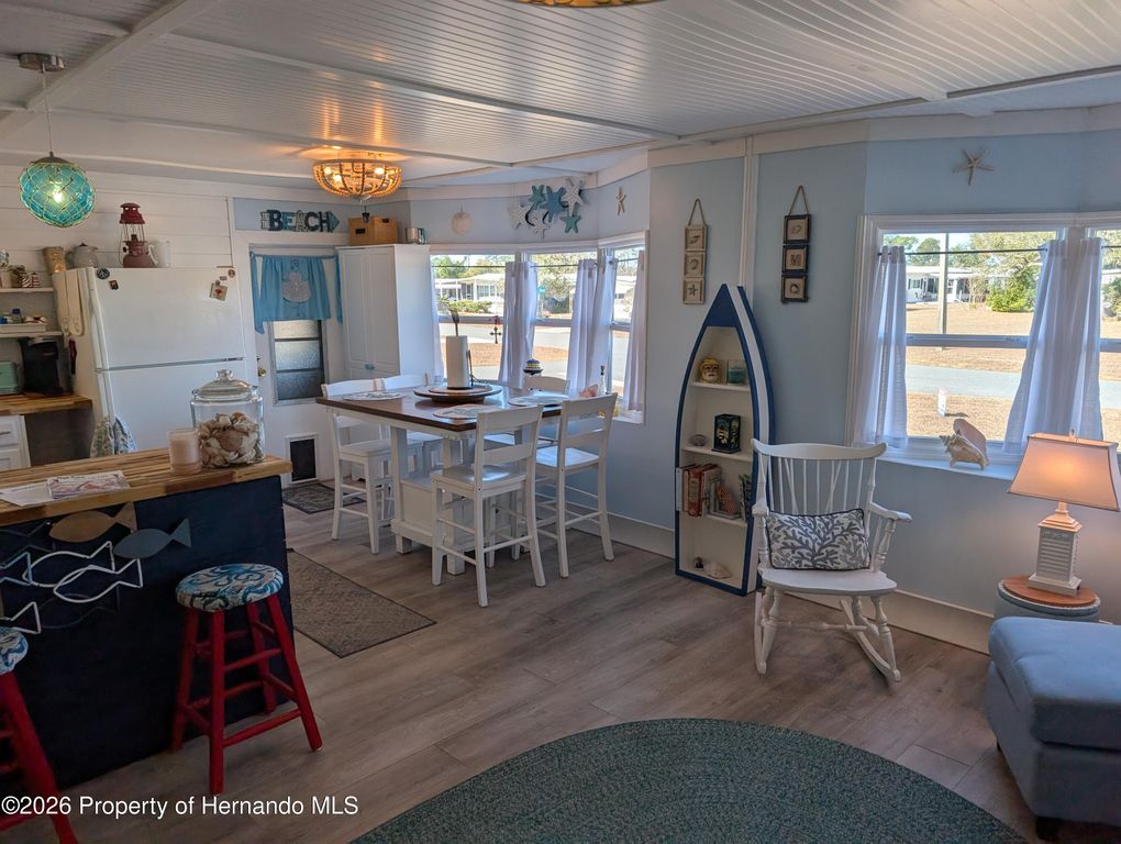 7528 Western Circle Drive, Brooksville, FL 34613