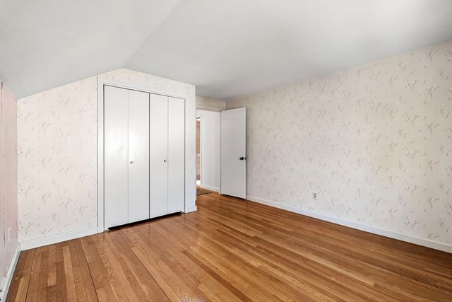 7 Putney Ln, Lynnfield, MA 01940