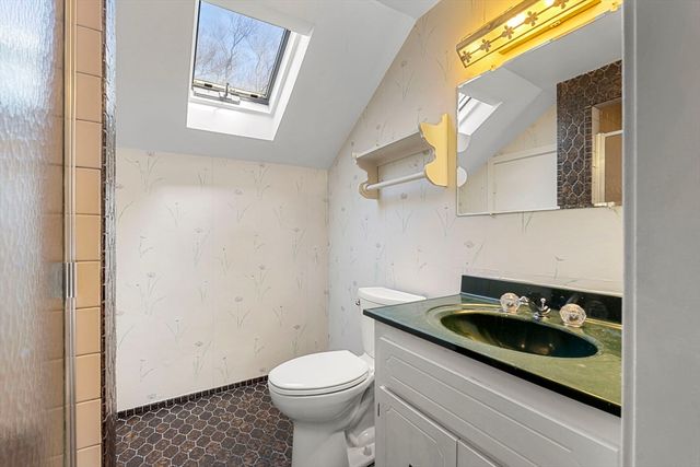 7 Putney Ln, Lynnfield, MA 01940