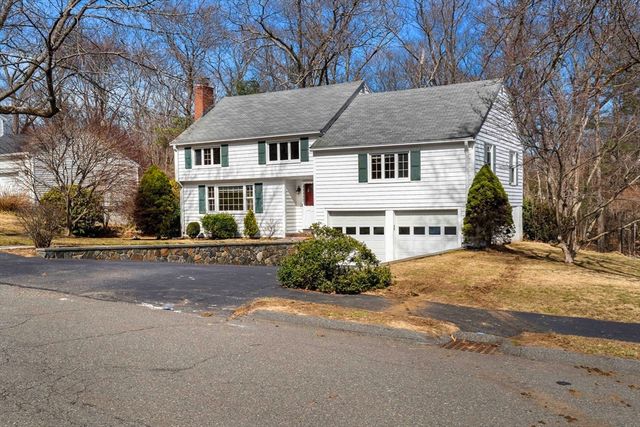 7 Putney Ln, Lynnfield, MA 01940