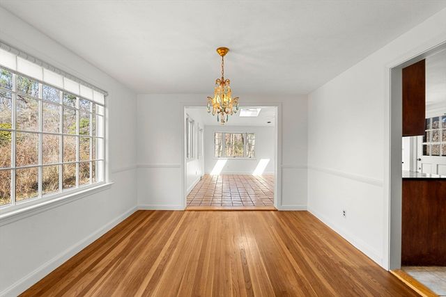 7 Putney Ln, Lynnfield, MA 01940