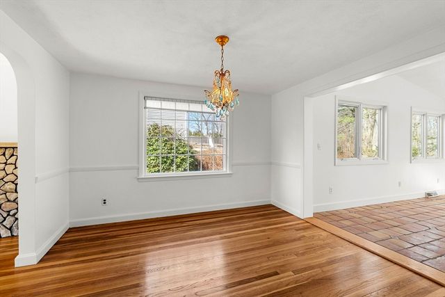 7 Putney Ln, Lynnfield, MA 01940