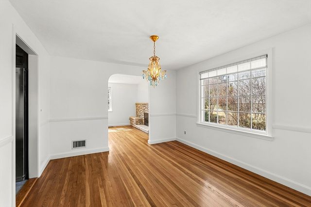 7 Putney Ln, Lynnfield, MA 01940