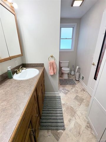 2230 N Center Road, Burton, MI 48509