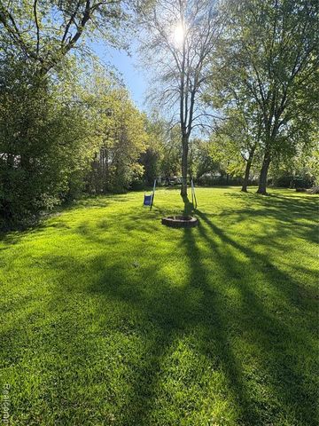 2230 N Center Road, Burton, MI 48509