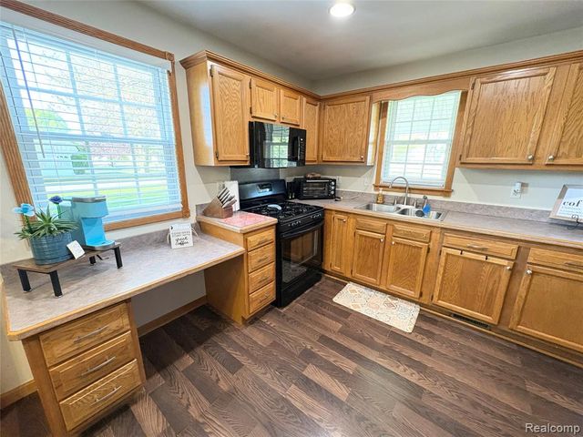 2230 N Center Road, Burton, MI 48509