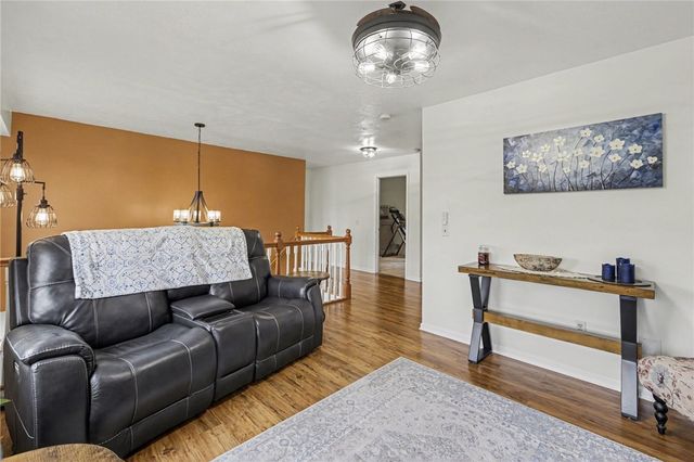 128 Jonquil Lane, Greece, NY 14612