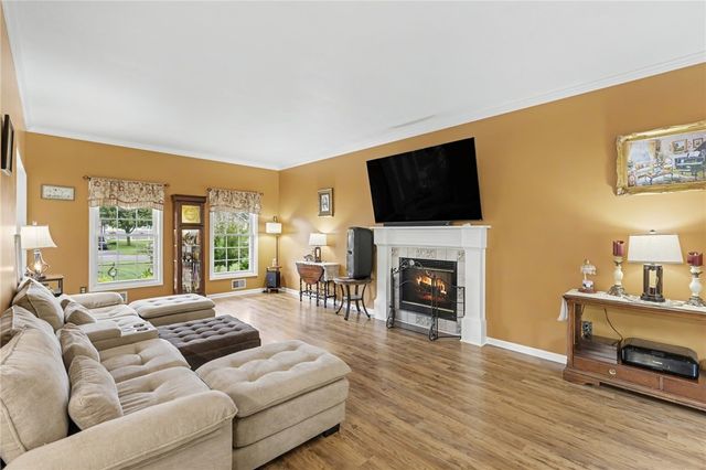 128 Jonquil Lane, Greece, NY 14612