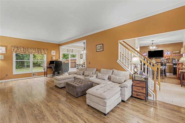 128 Jonquil Lane, Greece, NY 14612