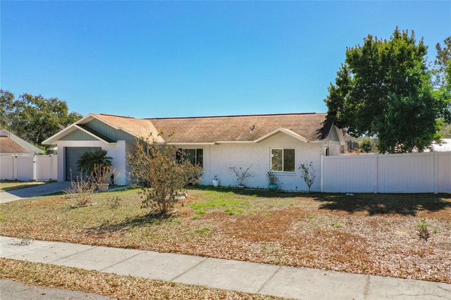 107 SUMMERHILL COURT, Minneola, FL 34715