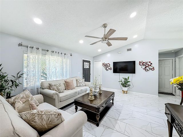 107 SUMMERHILL COURT, Minneola, FL 34715